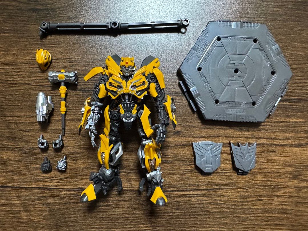 オプティマスプライム バンブルビー セット　リボルテック　トランペッター