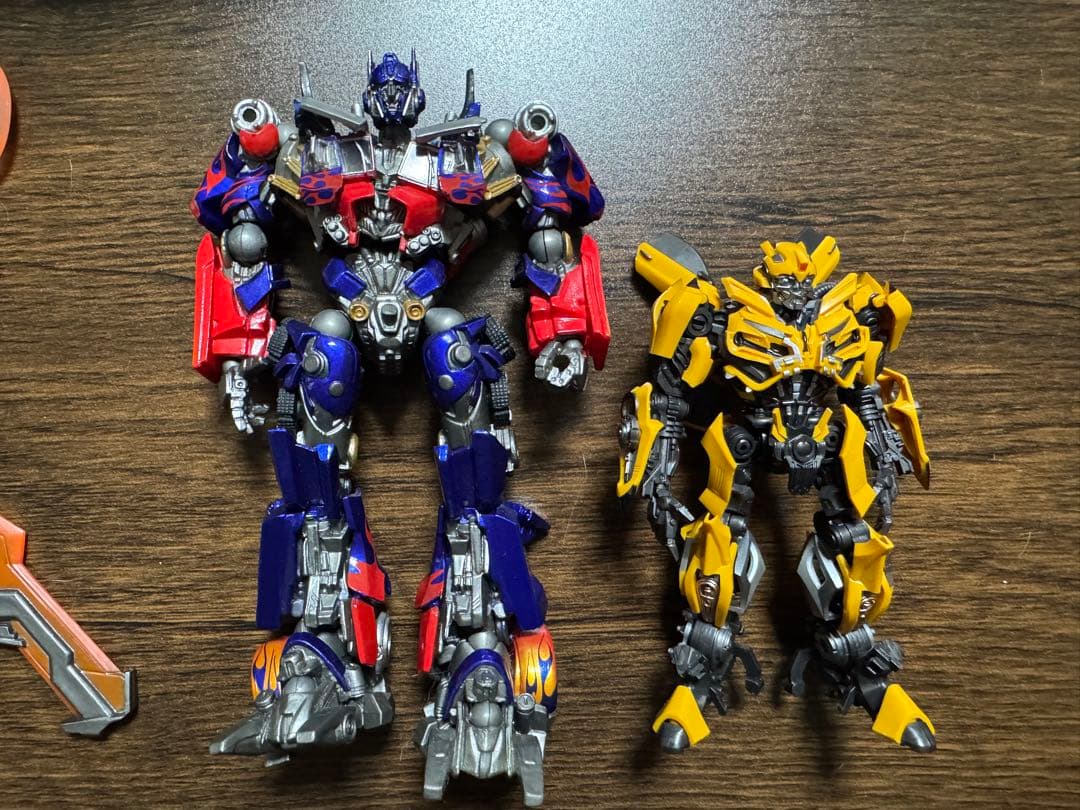 オプティマスプライム バンブルビー セット　リボルテック　トランペッター