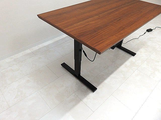 d*m様 シギヤマ家具 「BREND 135 TABLE」ウォールナット材電動昇