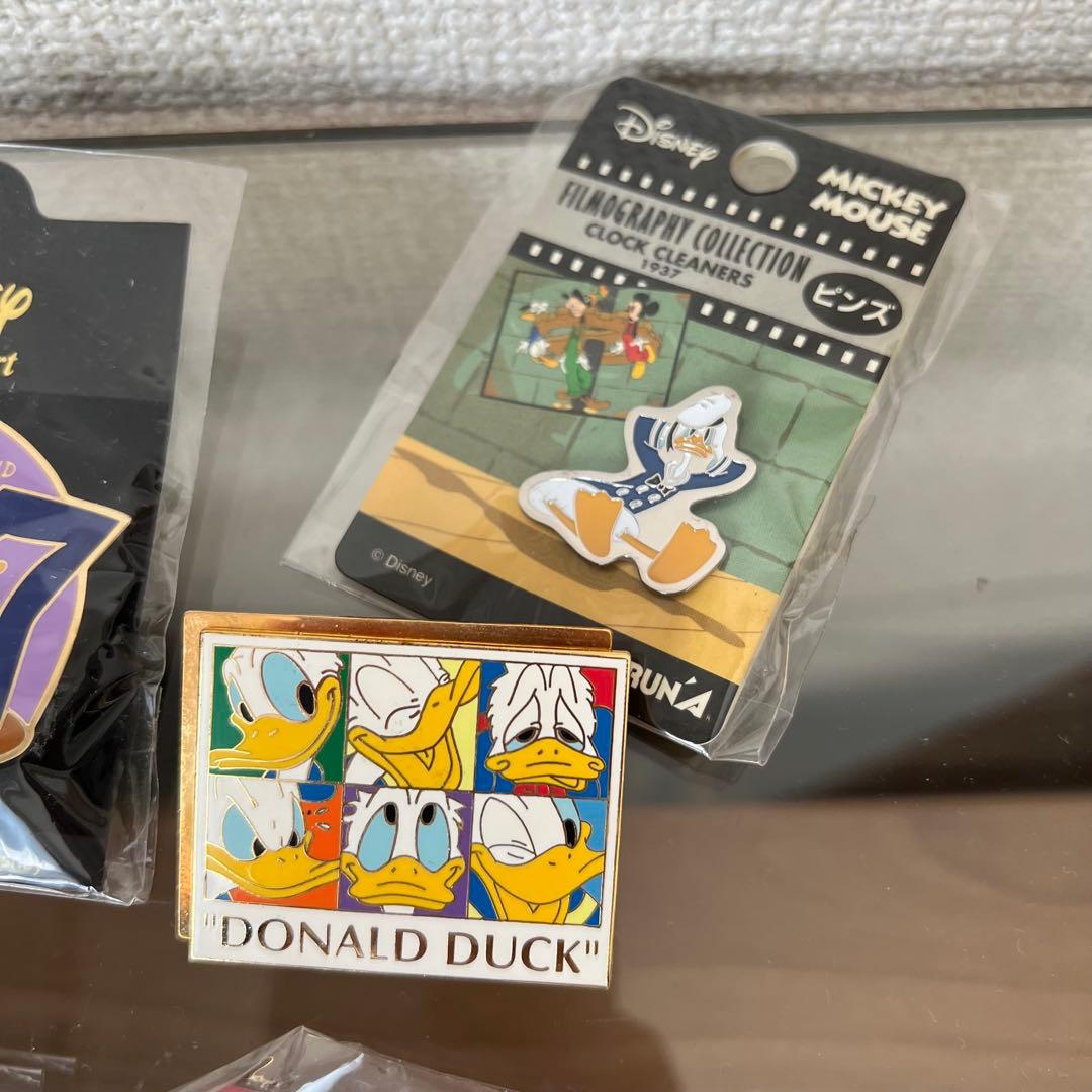 Disney History of Art キャラクター ピンバッジ　ディズニー
