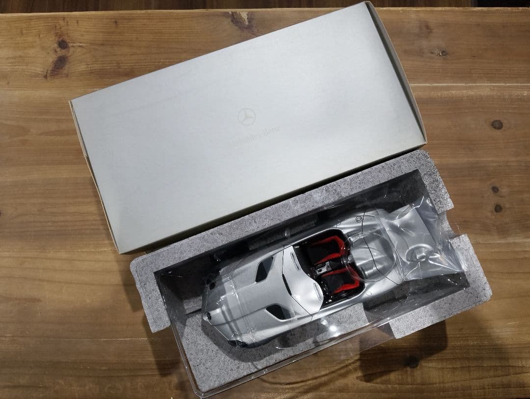 1/18 メルセデスベンツ SLR マクラーレン スターリングモス ミニカー