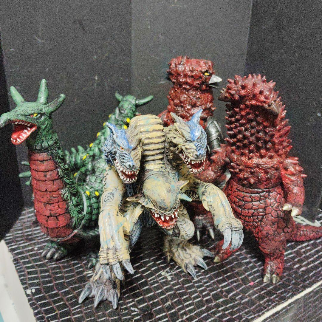 上野淳子ウルトラ怪獣旧型ソフビガルベロス.パンドン.アクマニアム.カデンダ