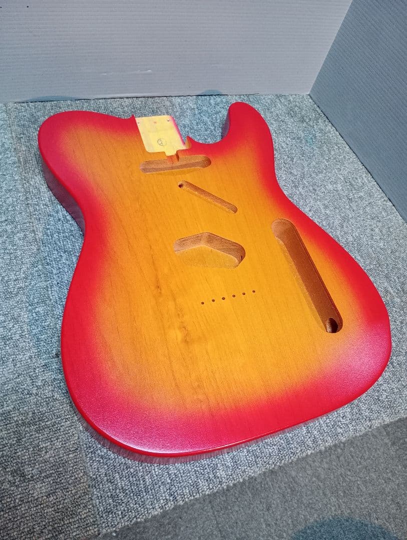 テレキャスボディ チェリーサンバースト フルラッカー塗装 2.07kg