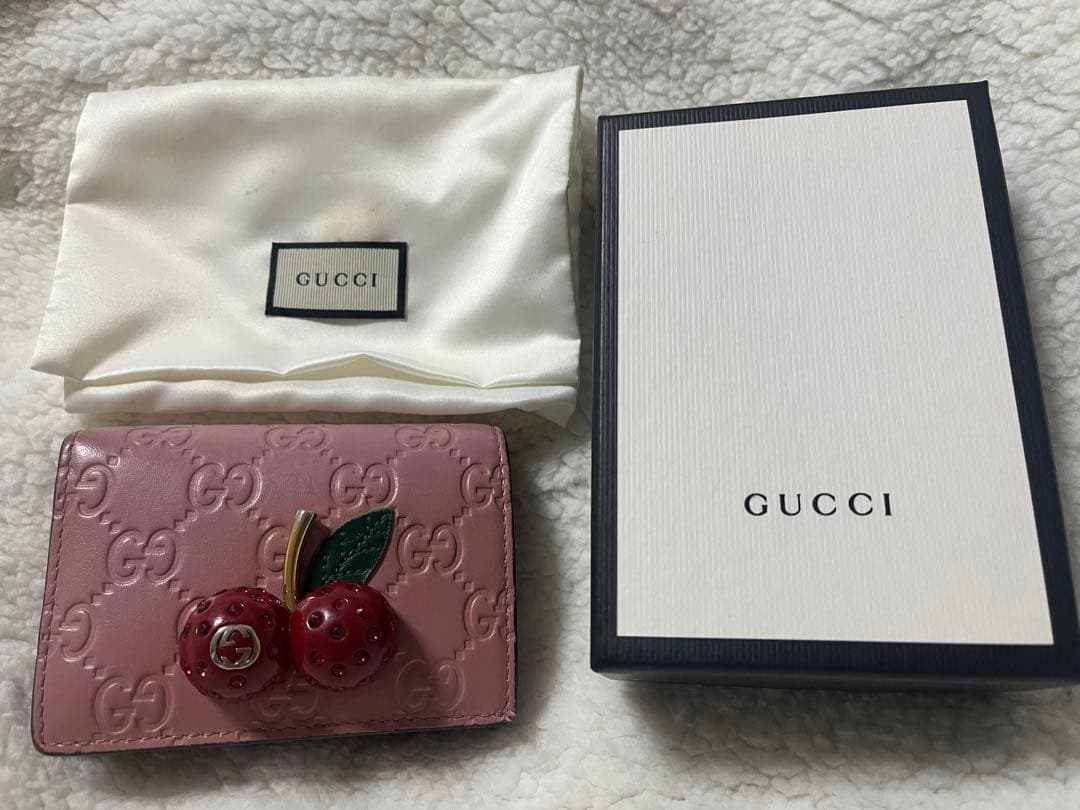 GUCCI グッチ 二つ折り財布 ピンク さくらんぼ ウォレット - メルカリ