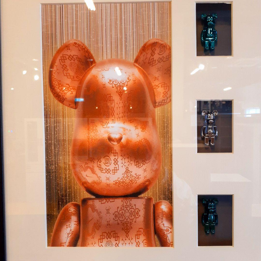 輸入雑貨　希少　ベアブリック　フィギア入り　特殊アートパネル