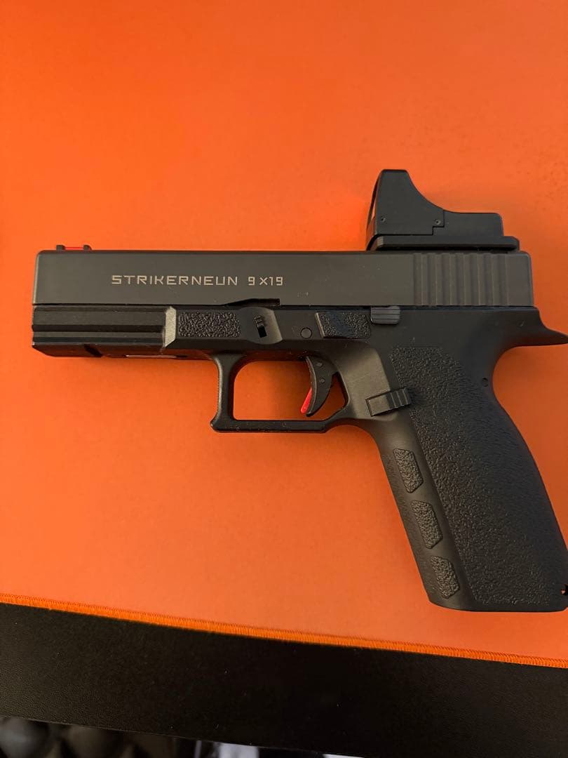 Carbon8 STRIKER9 CO2ガスガン