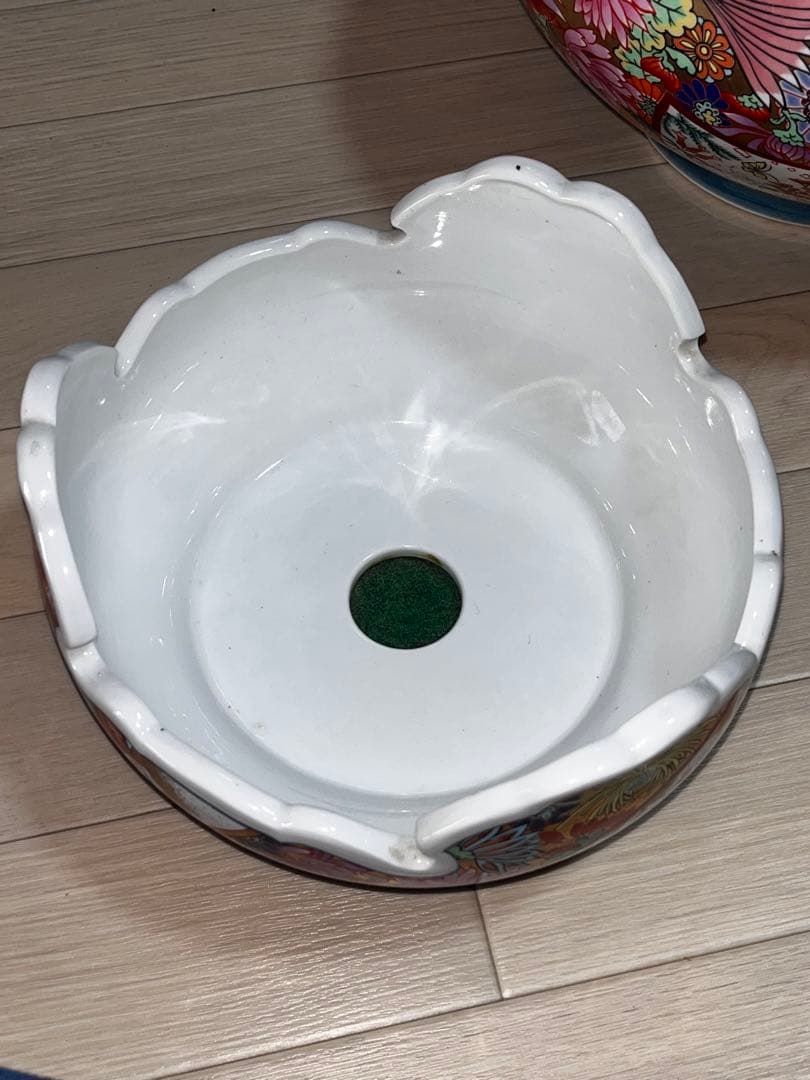 圧倒的最安価格】有田焼 勝右衛門作 染錦 金彩色絵花鳥紋 飾壺 【再