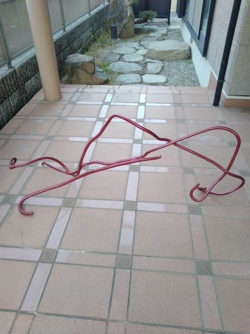 3本の鉄筋を組んだオブジェ 3本の鉄筋を組んだオブジェ