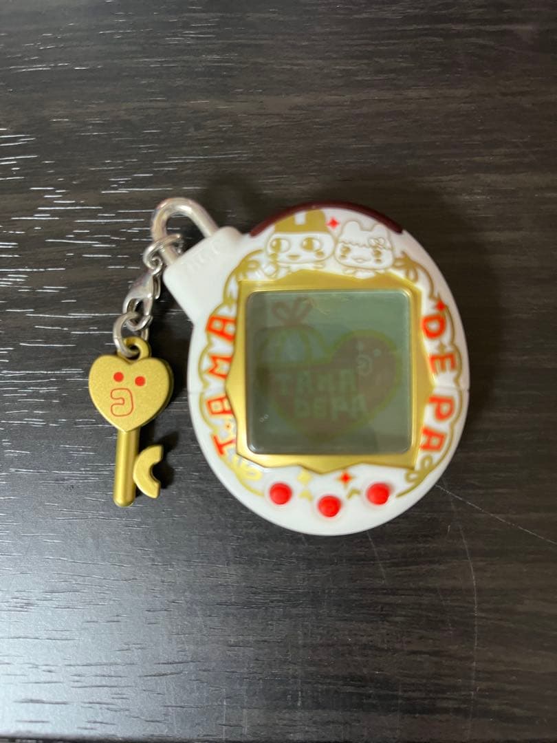 たまごっちデパート限定　ふぁみりーイロイロたまごっちプラス　デパたま たまごっちデパート限定 ふぁみりーイロイロたまごっちプラス デパたま