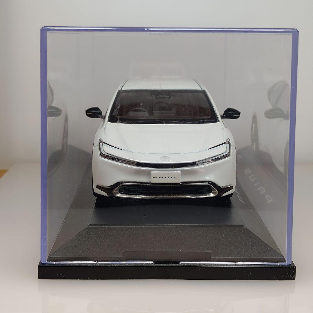 新型 トヨタ プリウス カラーサンプル プラチナホワイトパールマイカ 非売品