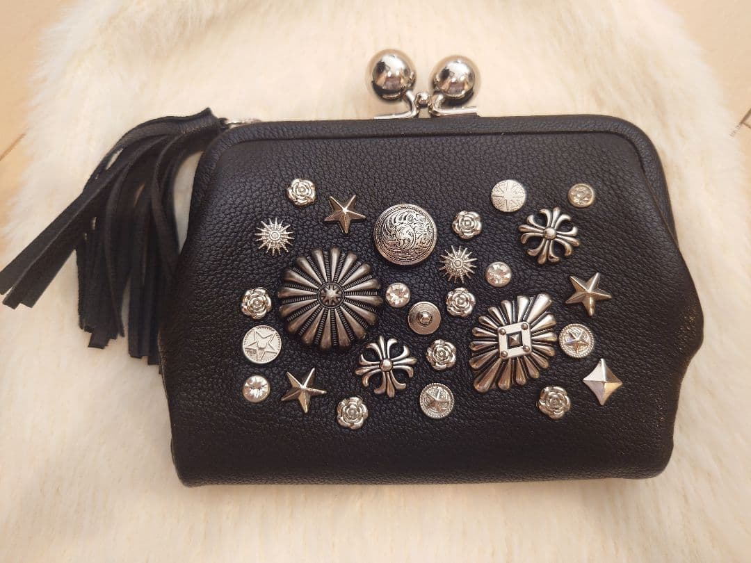 perche 　 マルチスタッズがま口二つ折りウォレット