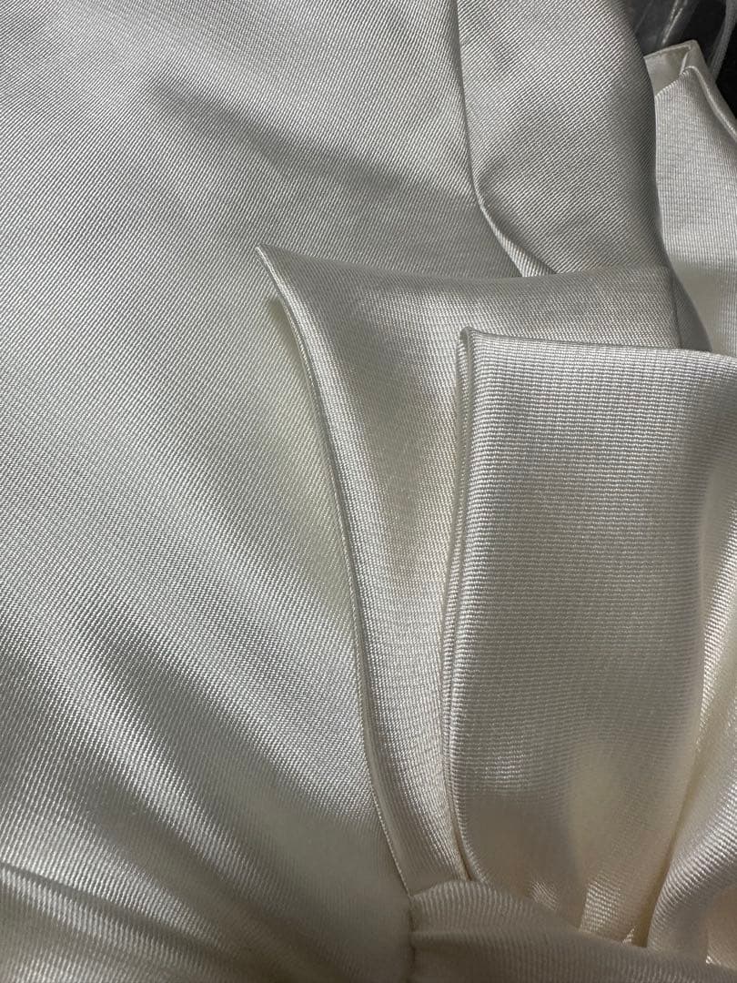 ウェディングドレス ストラップレス サテン