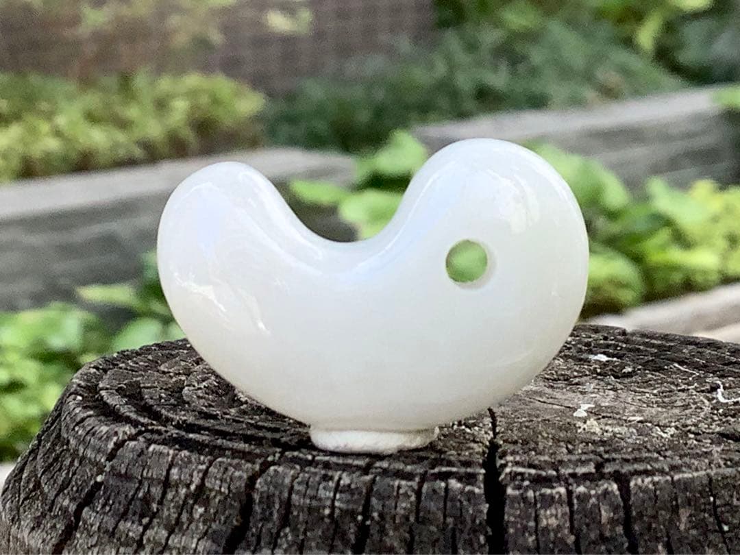 ✳60以上間違い無し‼️卸し糸魚川翡翠勾玉 お守り守護石に 鑑別書