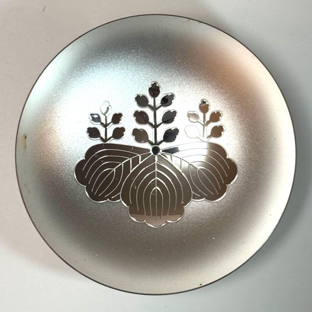 ３*マ様 銀杯 140g 桐箱付属品有り 内閣総理大臣銘 純銀製 五七の桐 紋章