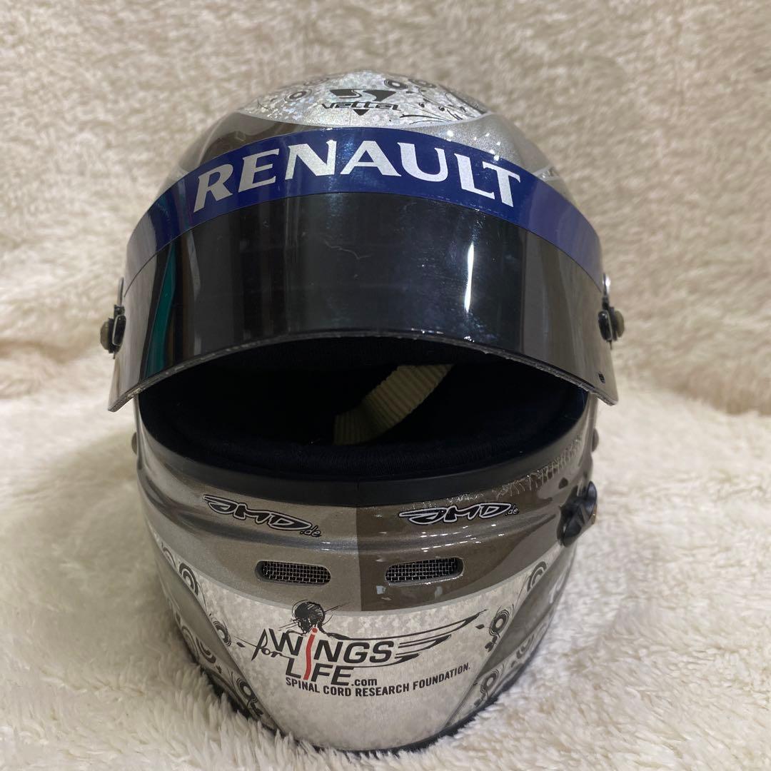 F1 レッドブル1/2ヘルメットセバスチャンベッテルモデル