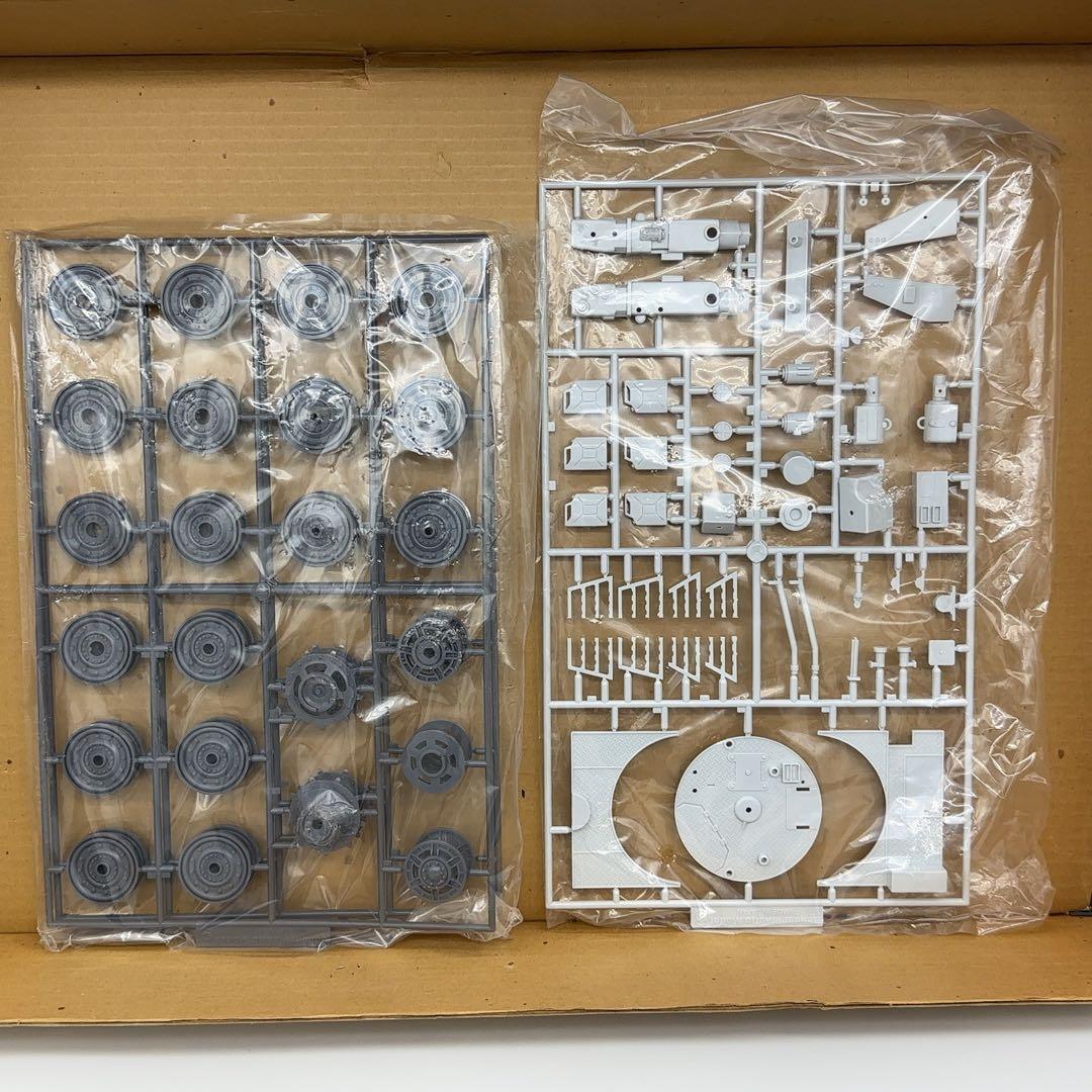 未使用 バンダイ 1/24 キング•タイガー ドイツ陸軍VI重戦車 プラモデル