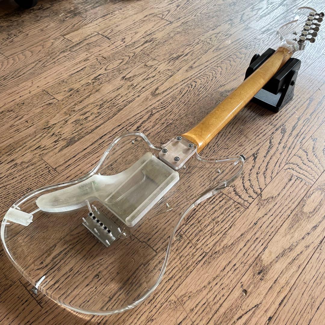 ジャガーシェイプ アクリル クリスタルエレキギター