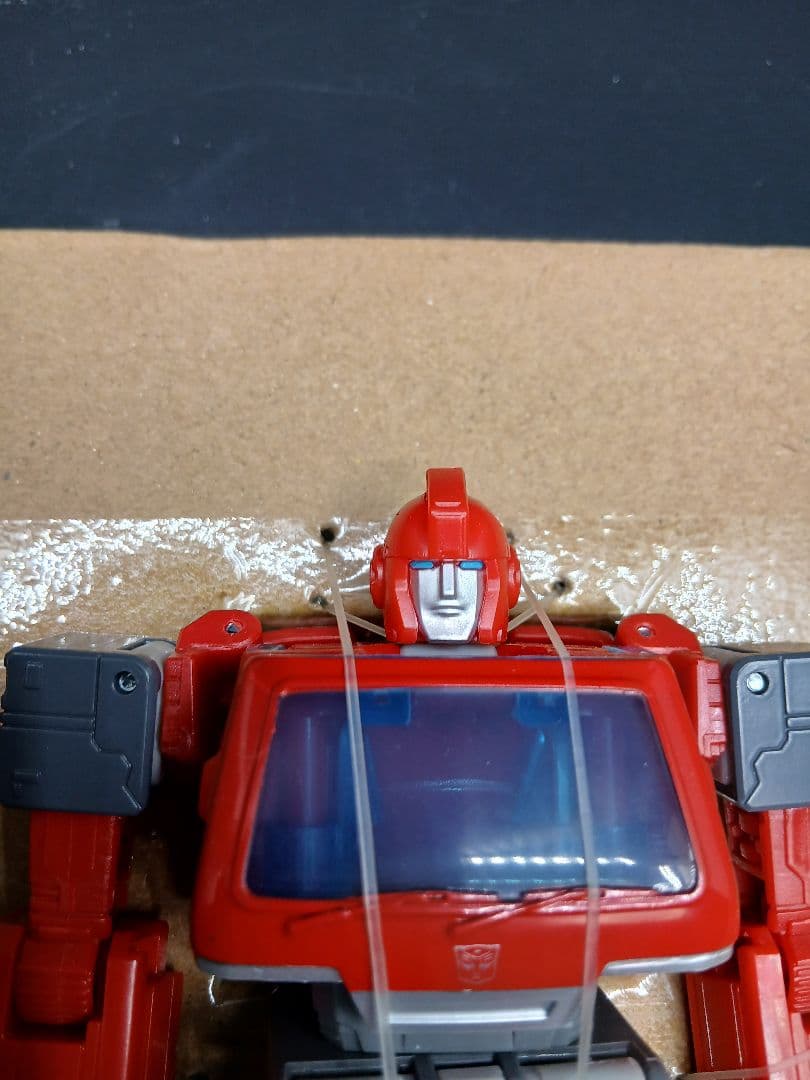 トランスフォーマー　スタジオシリーズ　SS-97 アイアンハイド フィギュア