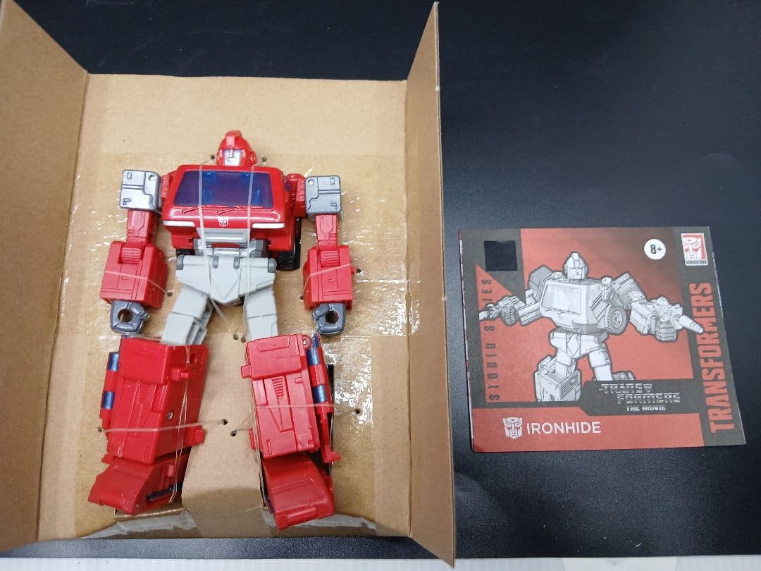 トランスフォーマー　スタジオシリーズ　SS-97 アイアンハイド フィギュア