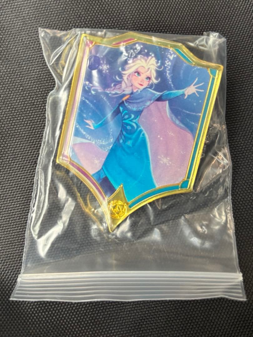 ロルカナ ピンバッジ エルサ - メルカリ