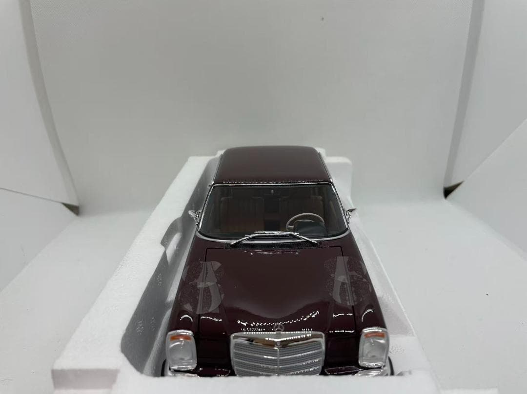 304-053 ノレブ 1/18 メルセデスベンツ 200 1968