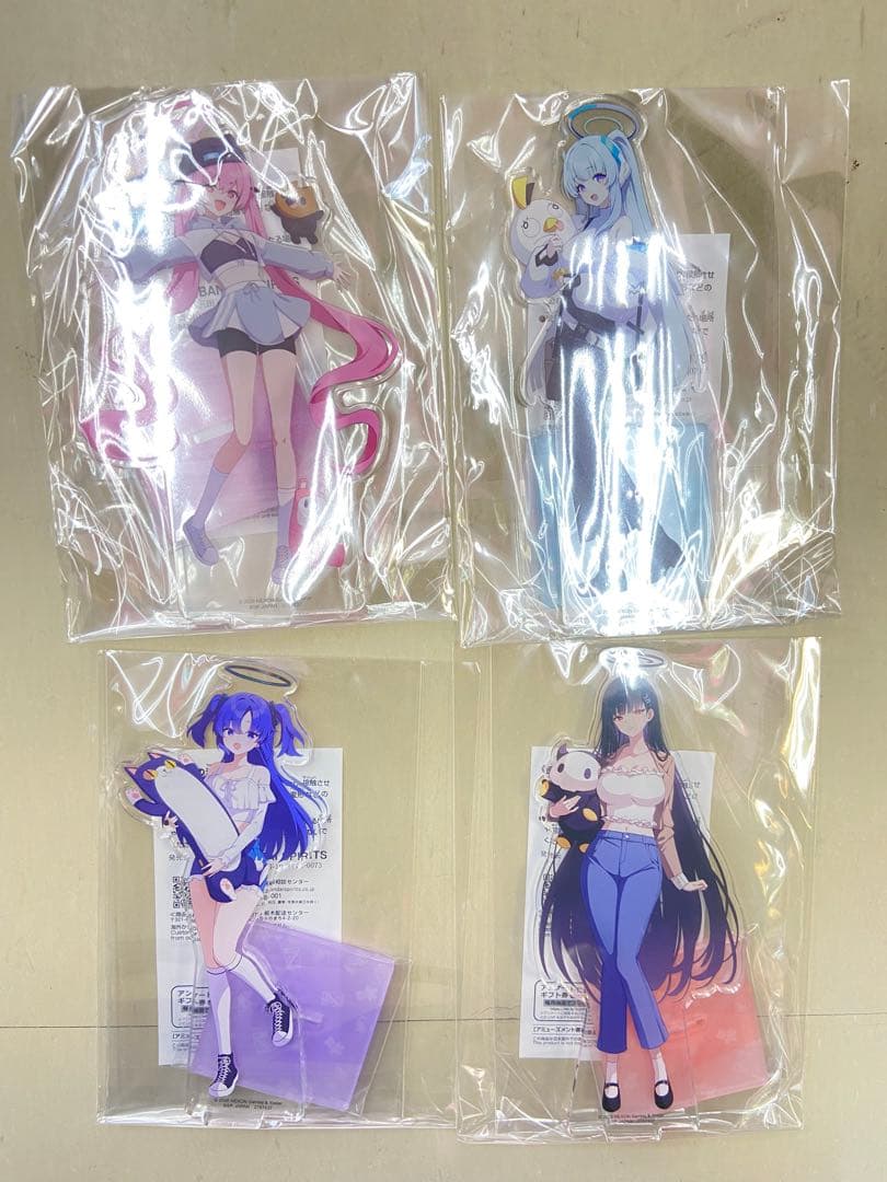 ブルーアーカイブ スタンド付きビッグアクリルプレート セミナー 全4種