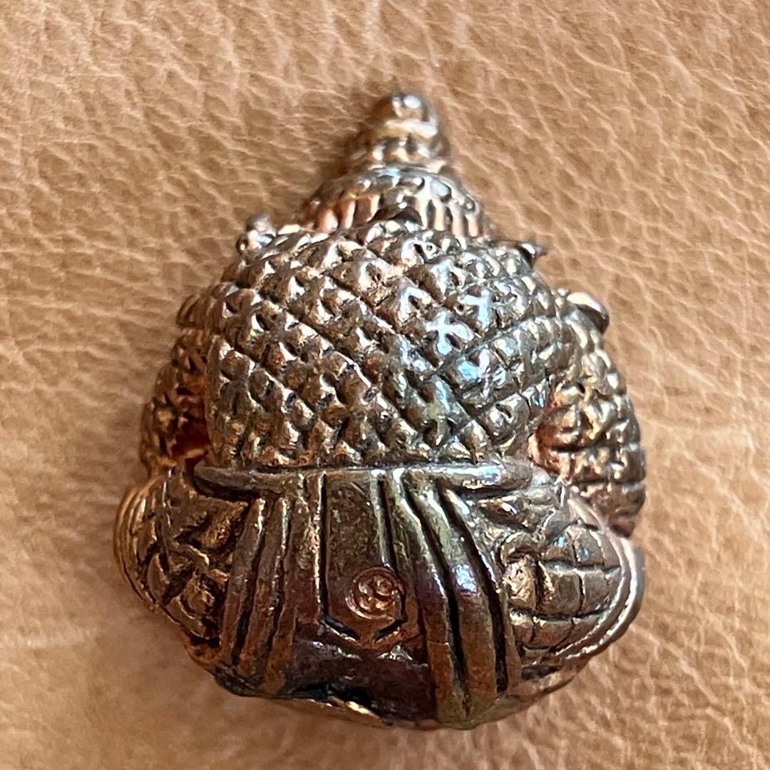 プラクルアン タイのお守りA53四尾の雄鶏に乗るルワンポーパーン