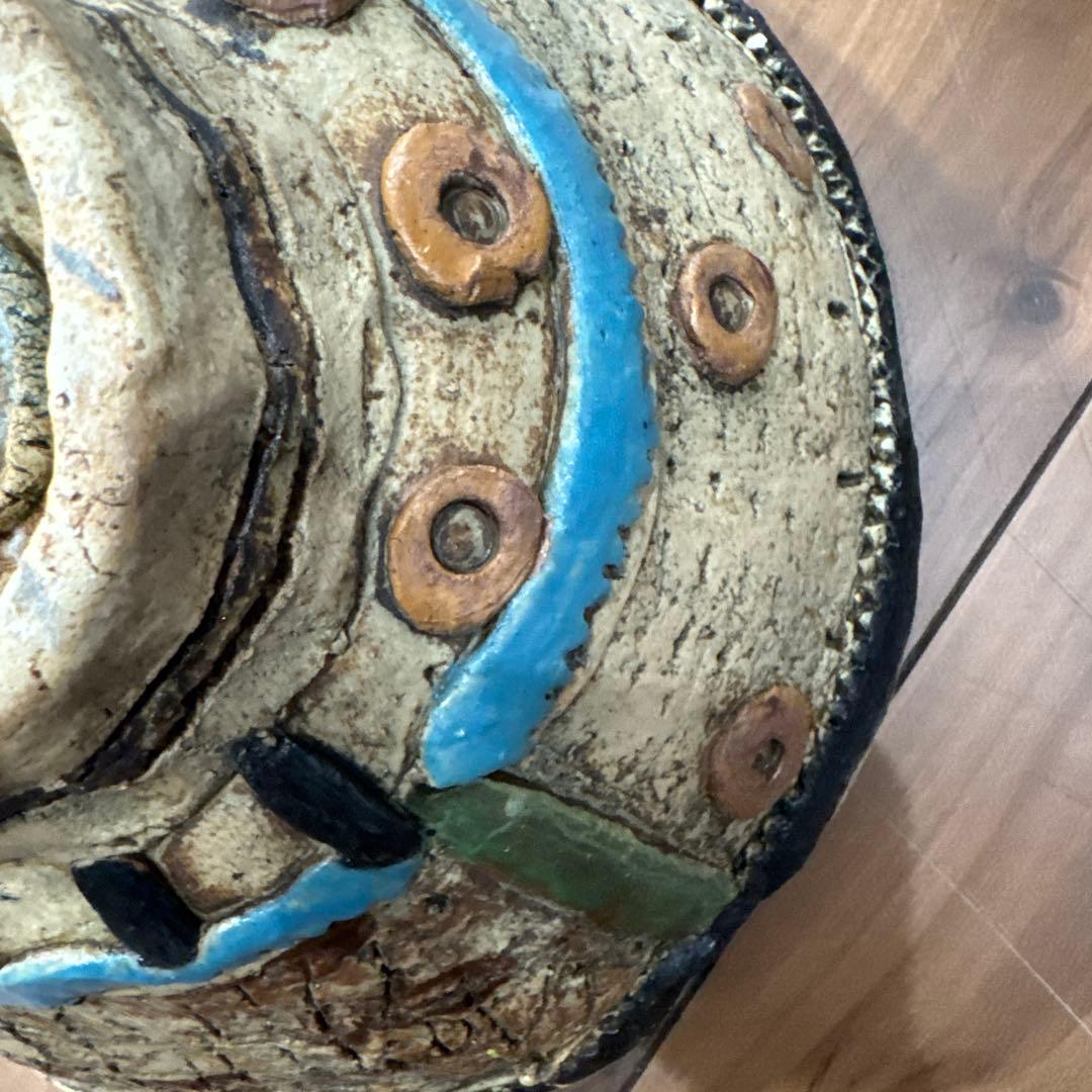 彫刻模様の陶器　ボウル