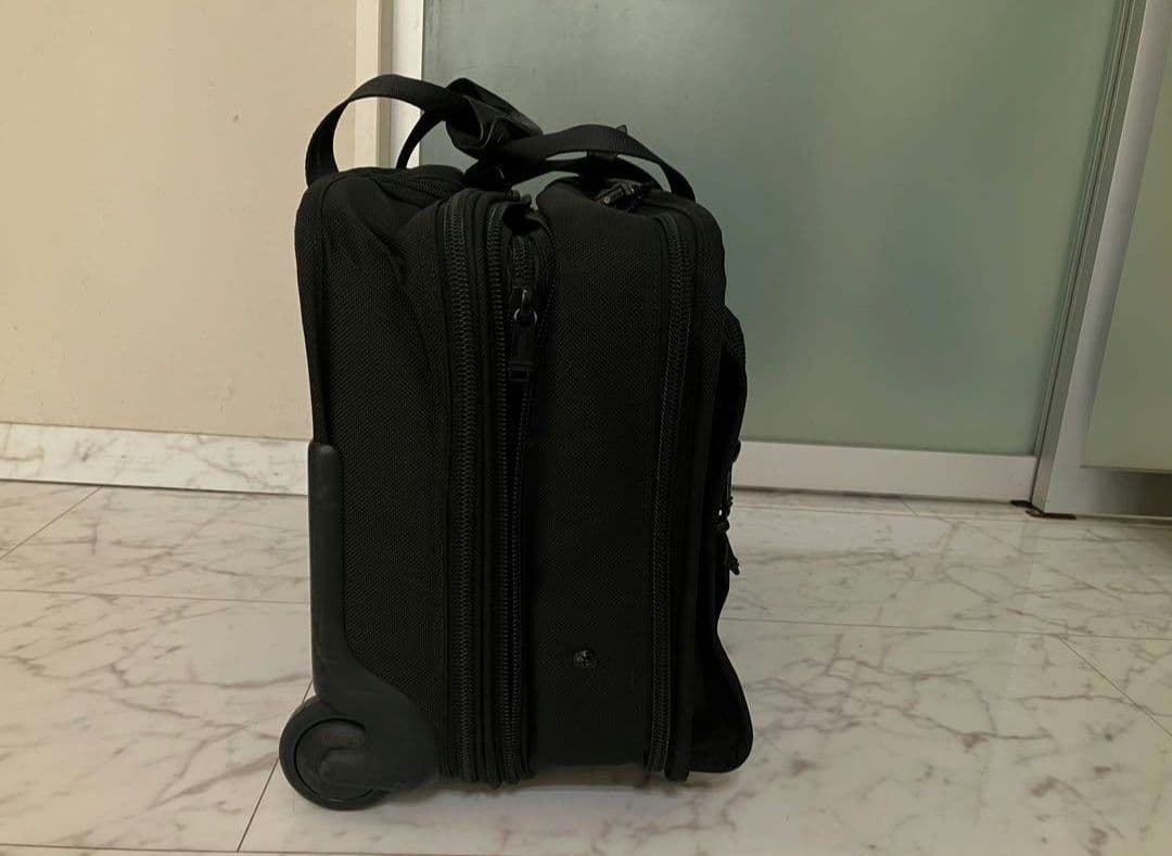 トゥミ TUMI キャリーバッグ 機内持ち込み可能 2輪 スーツケース