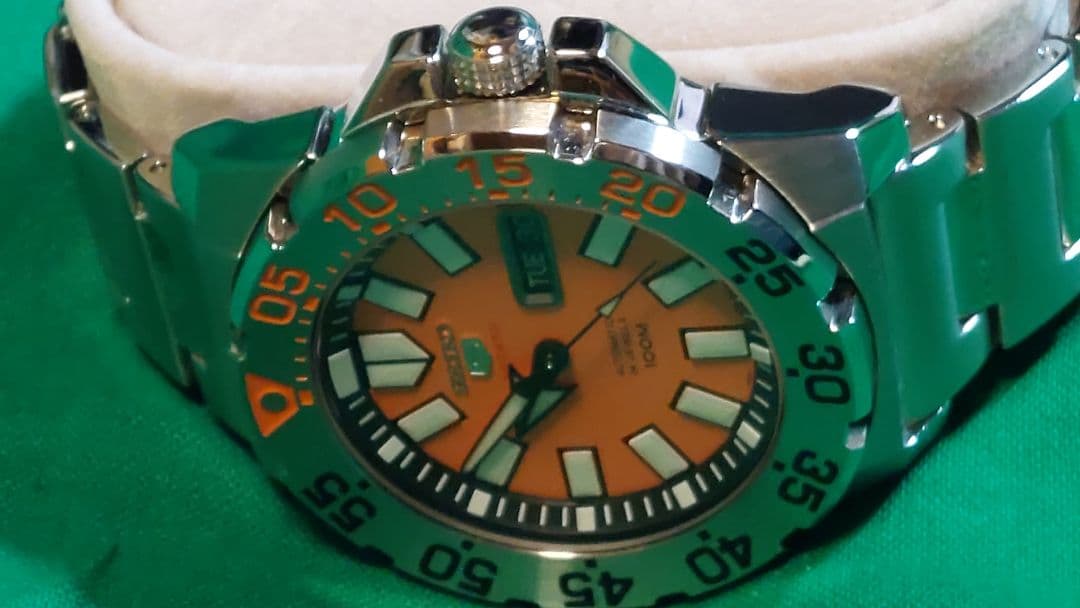 b*n様 SEIKO スポーツ5自動巻き 腕時計 オレンジ 100m防水