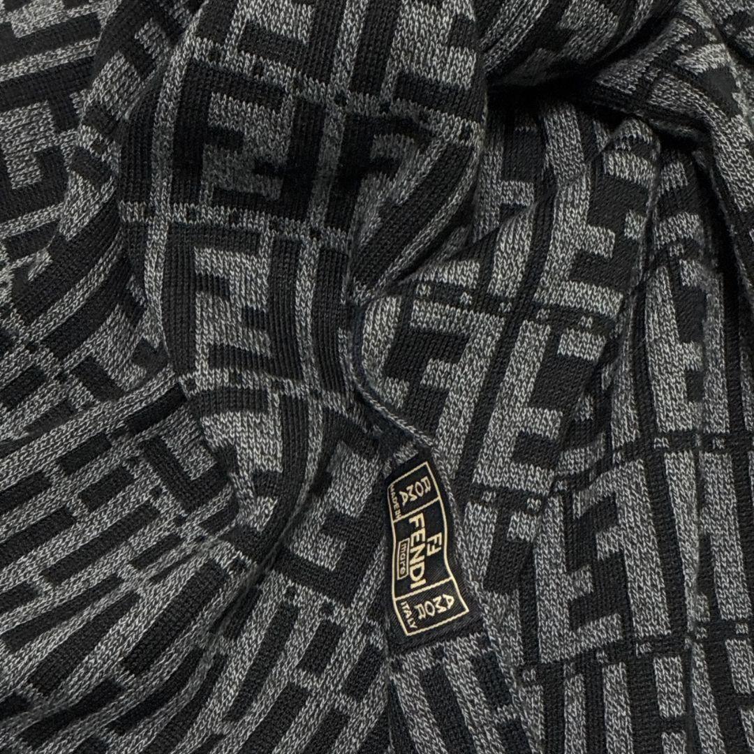 極美品✨FENDI フェンディ FF柄 ズッカ柄 イタリア製 ウール マフラー