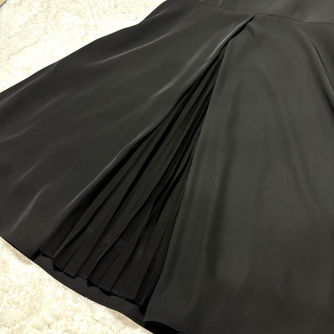 ストロベリームーン　LA COUPE リボン プリーツ 光沢 ブラック