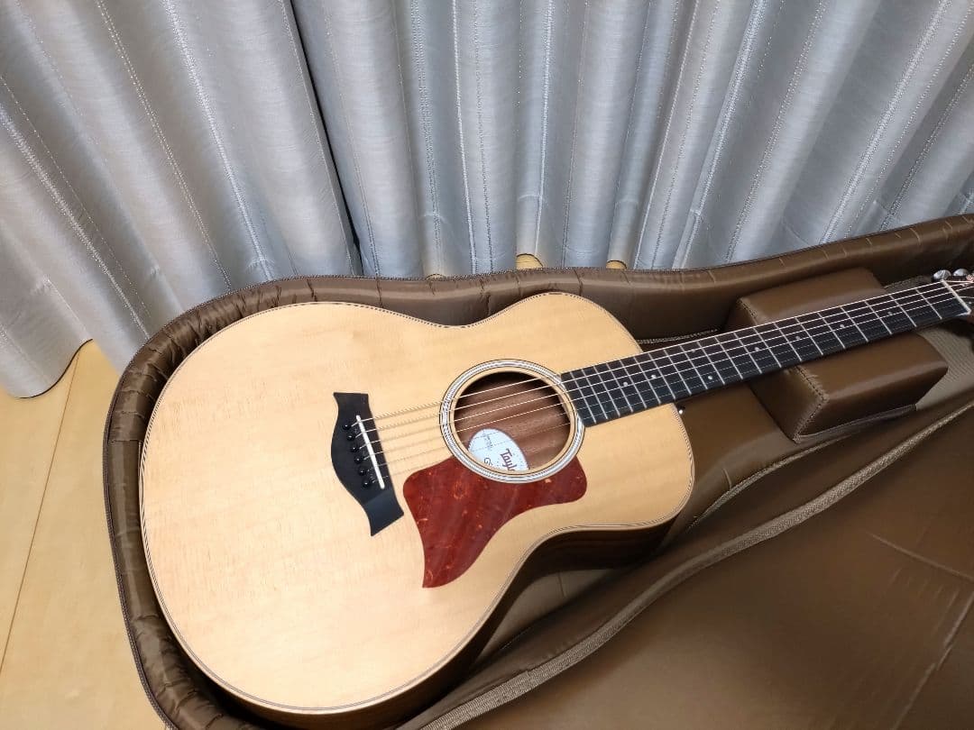 Taylor GS Mini e ウォルナット アコースティックギター