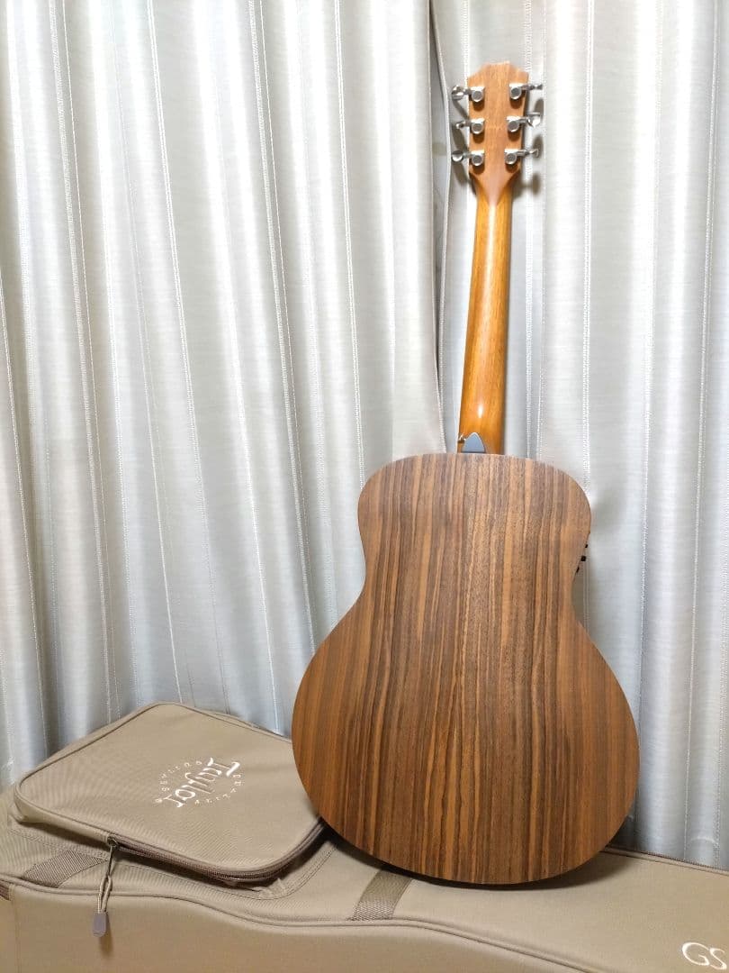 Taylor GS Mini e ウォルナット アコースティックギター