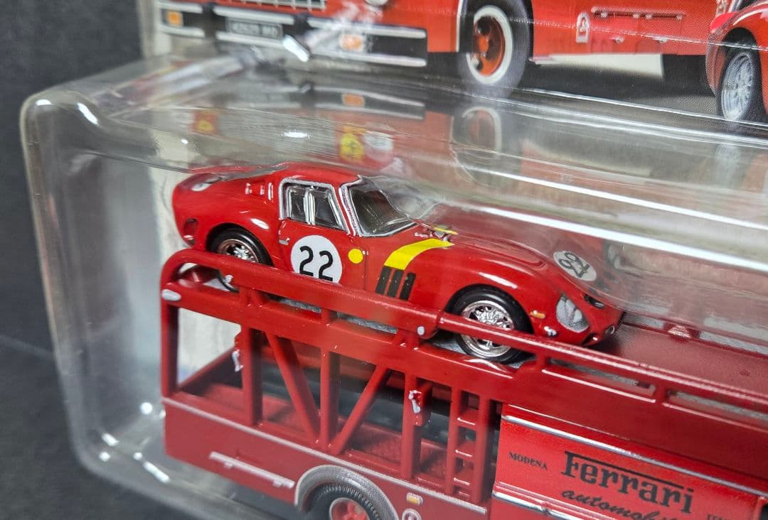 ホットウィール チームトランスポート フェラーリ 250 GTO フィアット