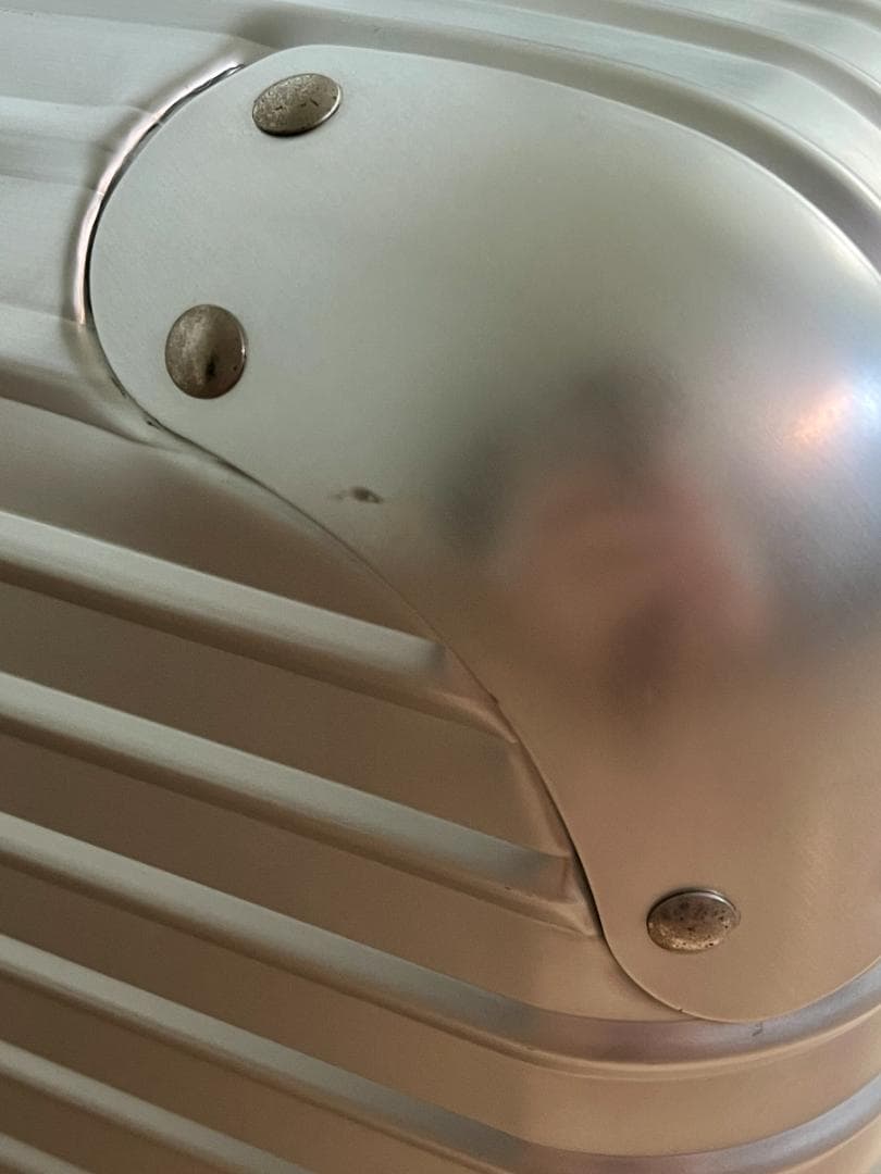 アルミ製4輪キャリーケース 機内持ち込み 41×22×41cm 3.7kg