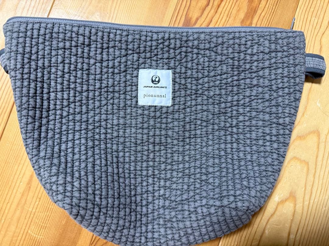 ピオヌンナル JALコラボ ヴィクトリア ダークグレー