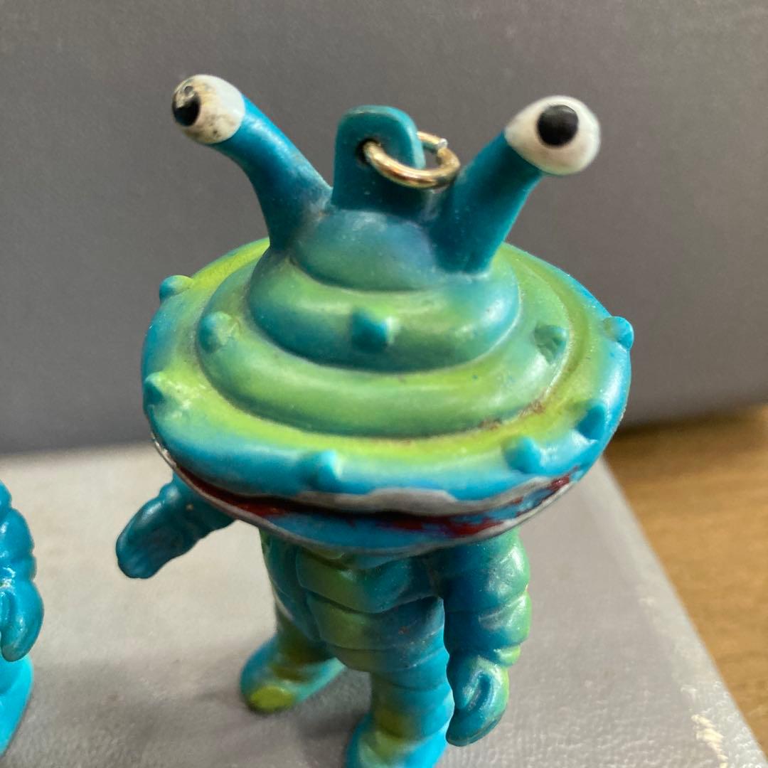 希少　カネゴン　 フィギュア 2体セット