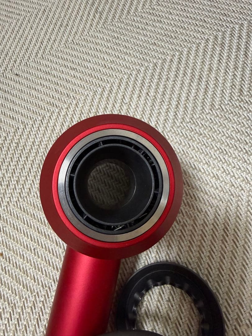 【箱つき】Dyson Supersonic Ionicヘアドライヤー レッド
