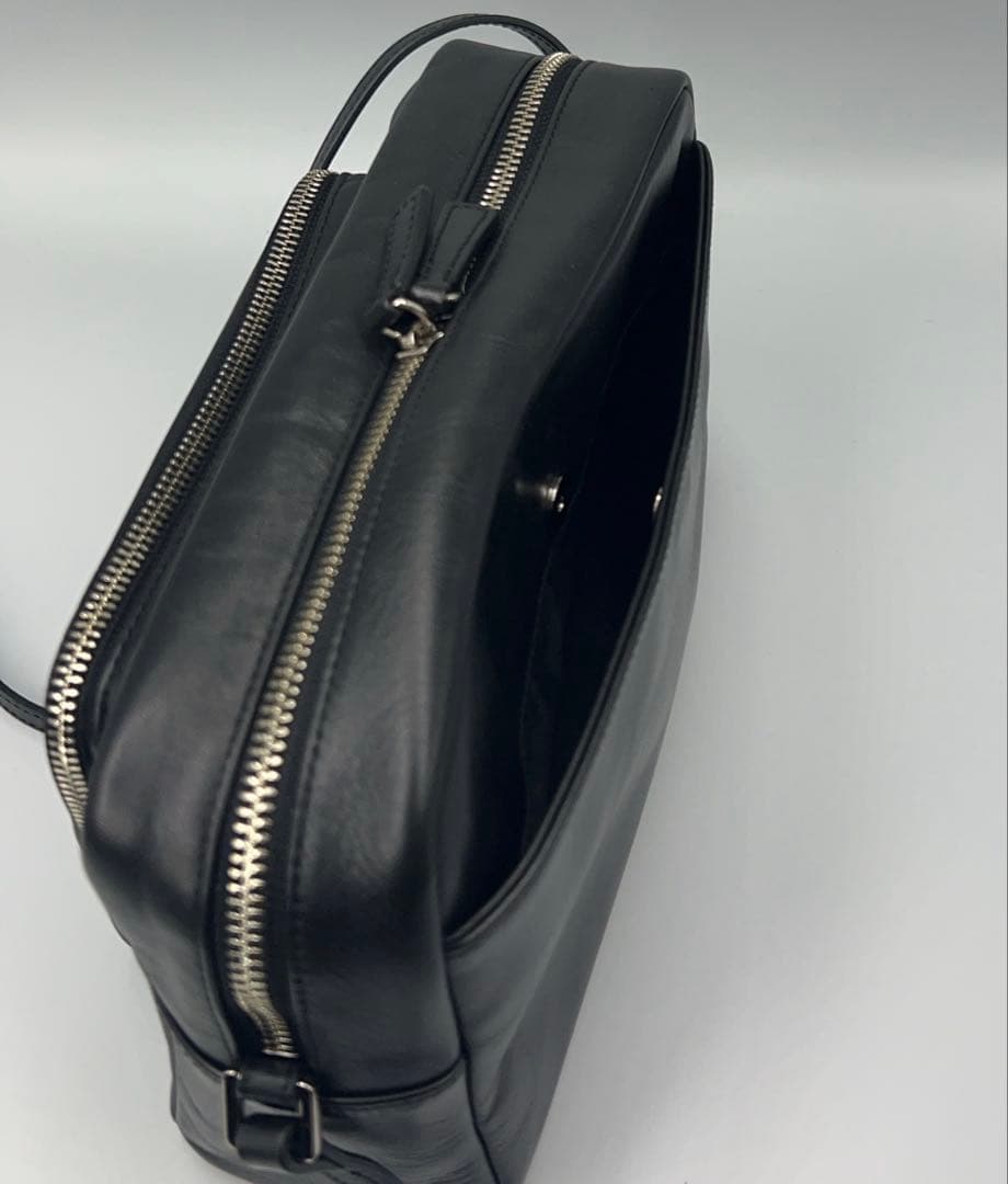 美品✨agnes b.アニエスベー　カメラバッグ　ショルダー レザー　ブラック