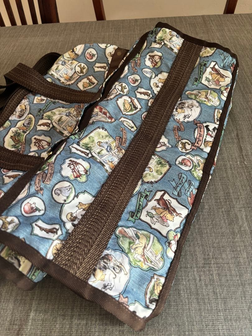 LeSportsac：ディズニークラシックプーコレクション ウィークエンダー