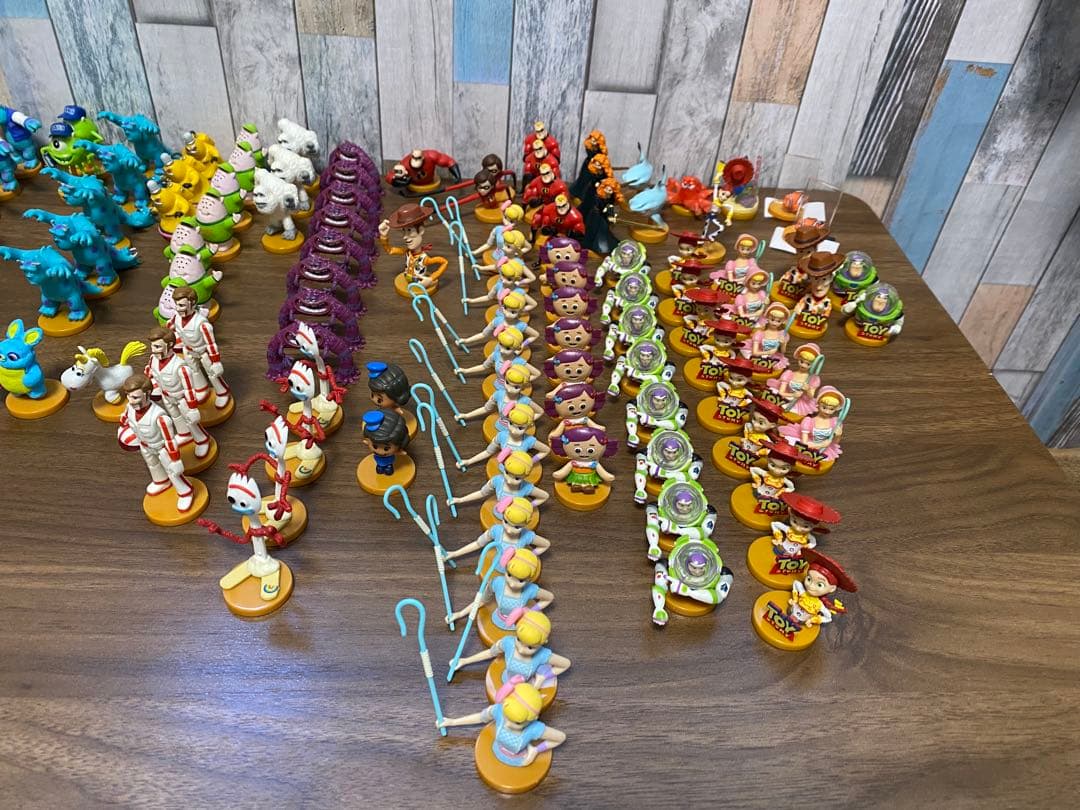 チョコエッグ ピクサー　まとめ売り 143体