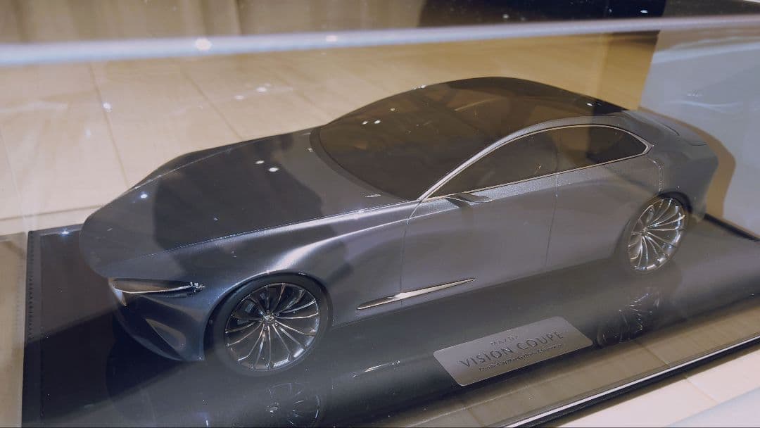 h*5様 MAZDA VISION COUPE モデルカー 1/18