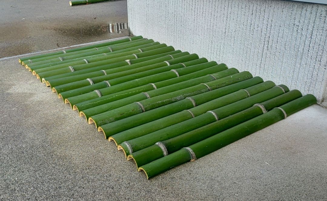 【ri-u-mi 二ライカナイさま専用】60㌢半割竹（青竹）