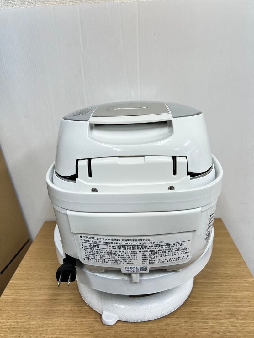TOSHIBA 真空圧力IH炊飯器 RC-10VSN 1.0L 2019年製