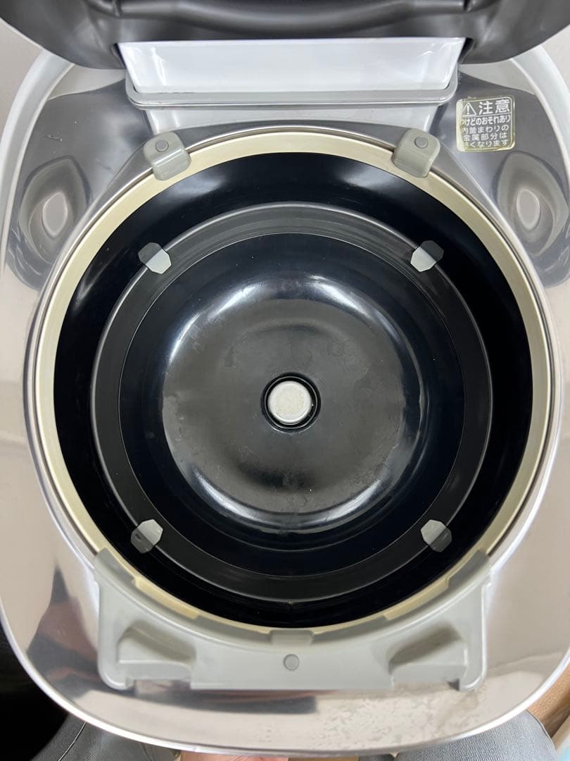 TOSHIBA 真空圧力IH炊飯器 RC-10VSN 1.0L 2019年製