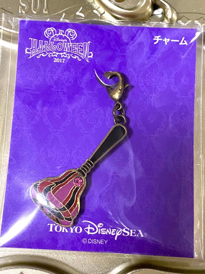 ディズニー ハロウィン ヴィランズ 手下 チャーム 女王 ハデス フロロー