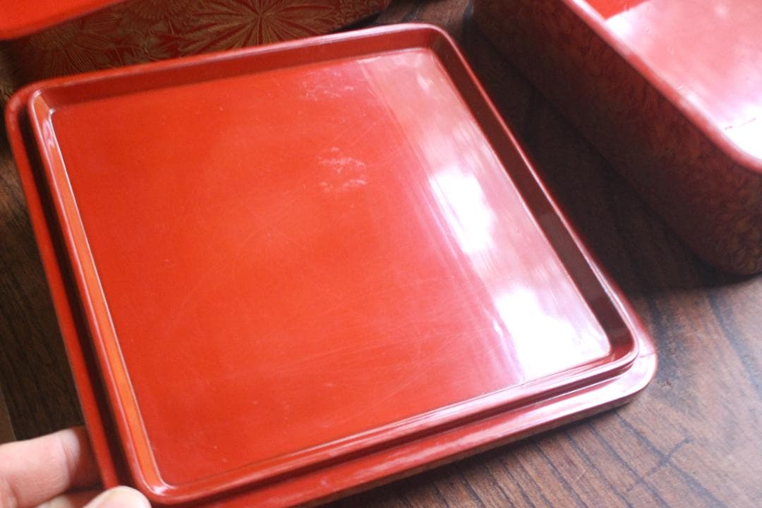 小傷あり！上質朱漆に極上菊詰沈金の映える輪島塗三段重（検重箱お重