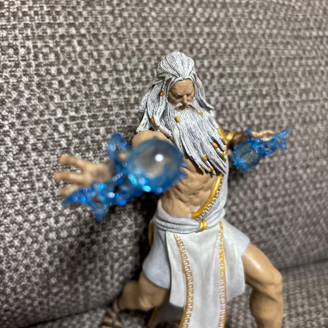 ゴッドオブウォー　ゼウス　フィギュア