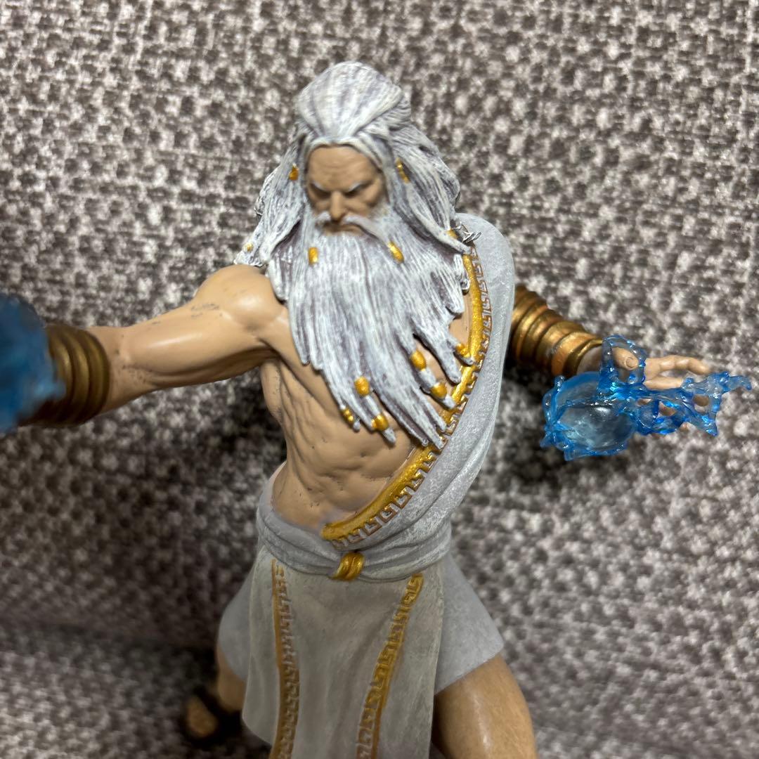 ゴッドオブウォー　ゼウス　フィギュア